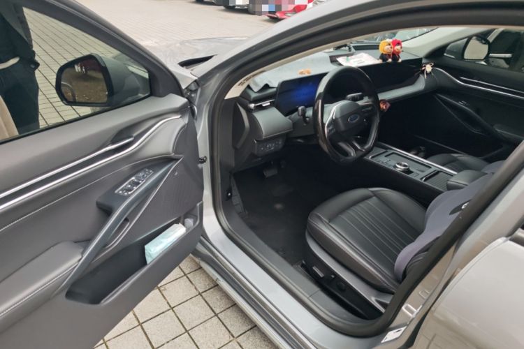Used Ford Mondeo 2023 EcoBoost 245 Luxury Model Interior 3