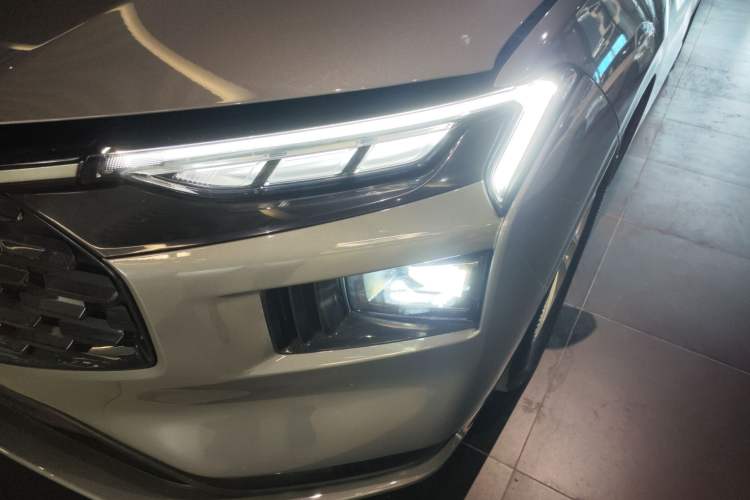 Used Ford Mondeo 2023 EcoBoost 180 Comfort Model Left Front Headlight