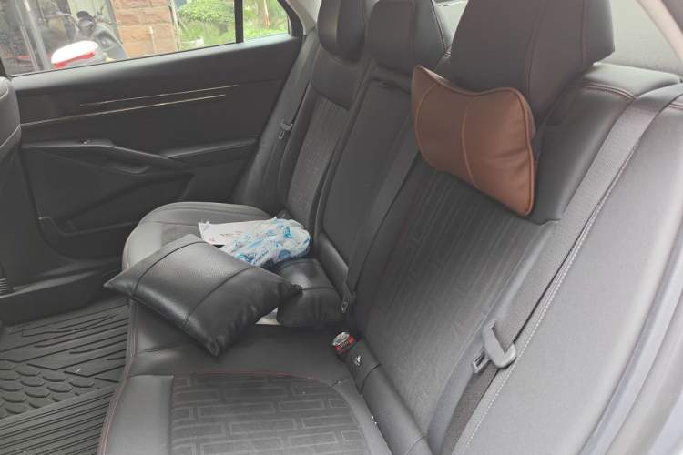 Used Ford Mondeo 2023 1.5T E-Hybrid Luxury Version Left Rear Seat