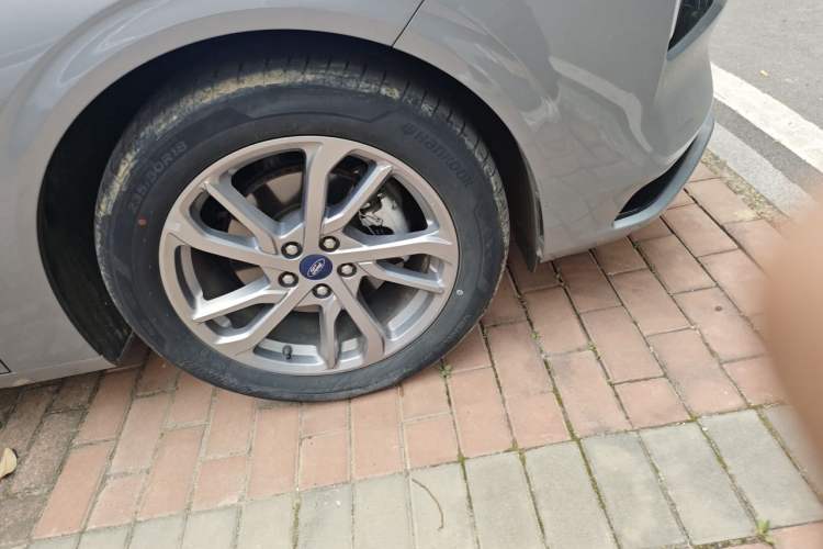 Used Ford Mondeo 2023 EcoBoost 180 Luxury Model Right Front Wheel Hub