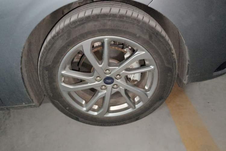 Used Ford Mondeo 2023 EcoBoost 245 Luxury Model Right Front Wheel Hub
