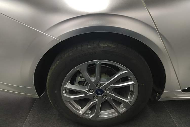 Used Ford Mondeo 2023 EcoBoost 245 Luxury Model Right Rear Wheel Hub