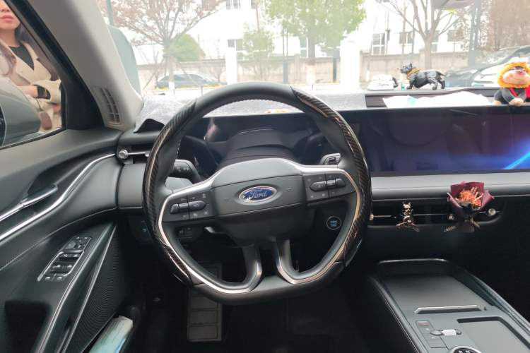 Used Ford Mondeo 2023 EcoBoost 245 Luxury Model Steering Wheel