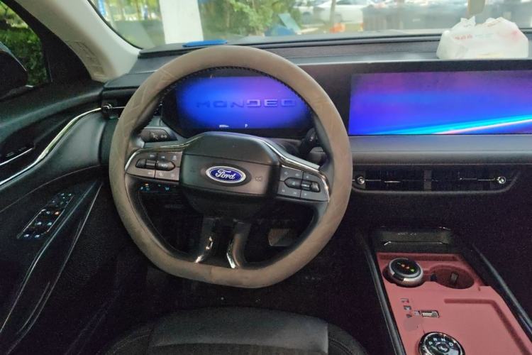 Used Ford Mondeo 2023 EcoBoost 245 Luxury Model Steering Wheel
