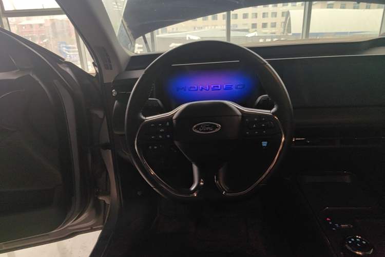 Used Ford Mondeo 2023 EcoBoost 245 Luxury Model Steering Wheel