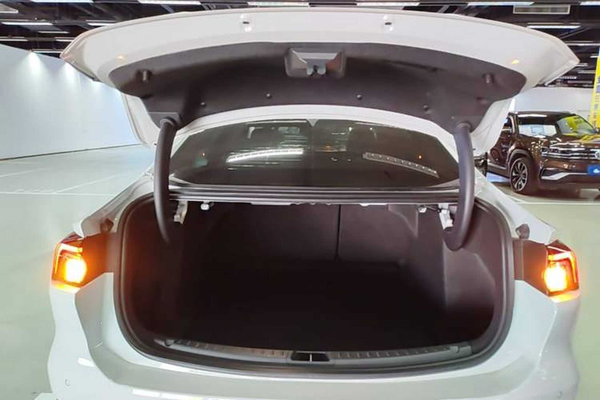 Used Ford Mondeo 2023 EcoBoost 180 Luxury Model Trunk