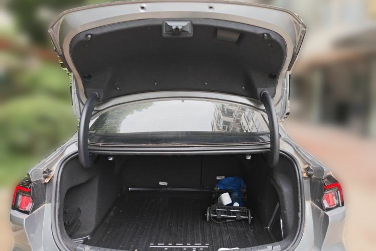 Used Ford Mondeo 2023 1.5T E-Hybrid Luxury Version Trunk