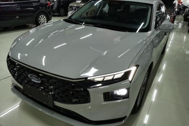Ford Mondeo 2023 EcoBoost 180 Luxury Model d’occasion