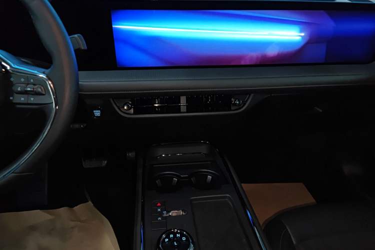 Used Ford Mondeo 2023 EcoBoost 245 Luxury Model Audio And AC Panel