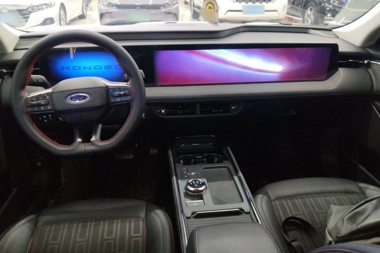 Used Ford Mondeo 2023 EcoBoost 245 Luxury Model Center Console