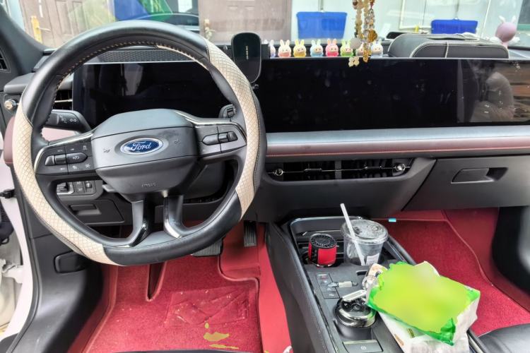 Used Ford Mondeo 2023 EcoBoost 180 Ultimate Model Center Console