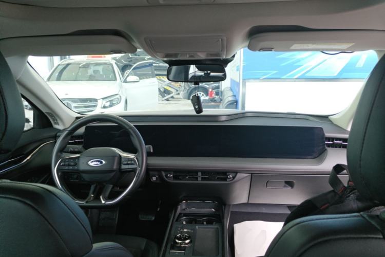 Used Ford Mondeo 2023 EcoBoost 245 Luxury Model Center Console