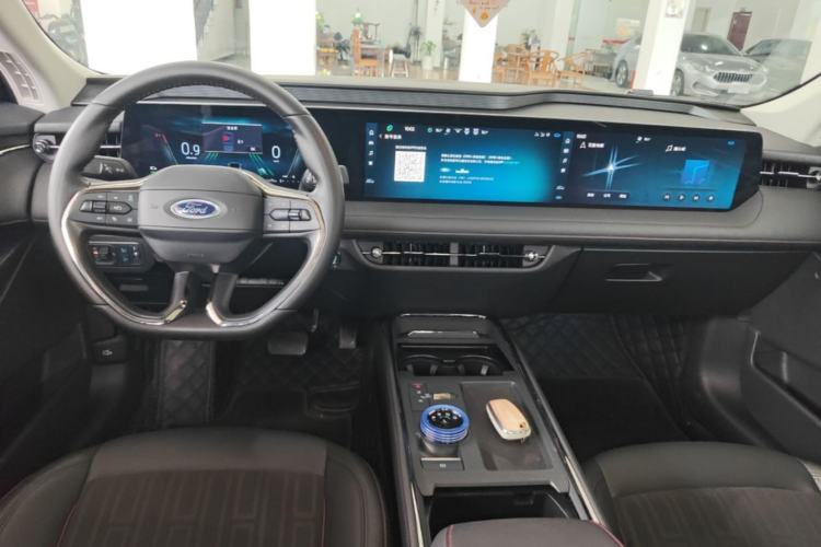 Used Ford Mondeo 2023 EcoBoost 245 Luxury Model Center Console