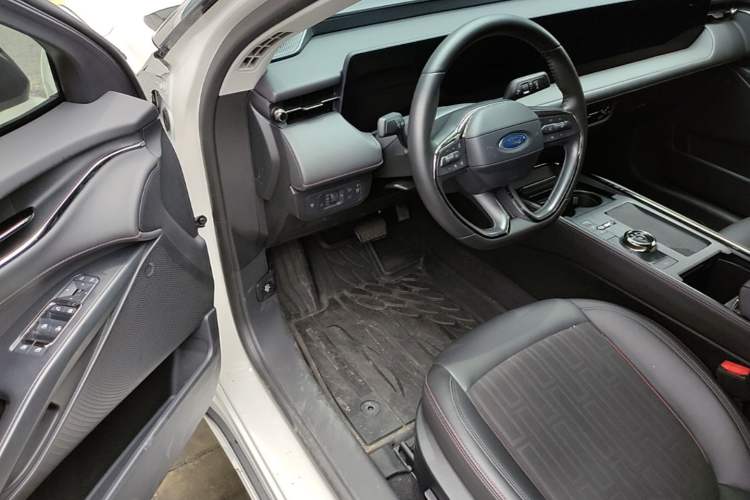 Used Ford Mondeo 2023 EcoBoost 245 Luxury Model Driver Seat