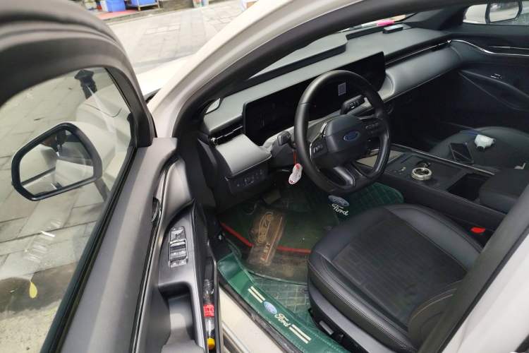 Used Ford Mondeo 2023 EcoBoost 180 Comfort Model Driver Seat
