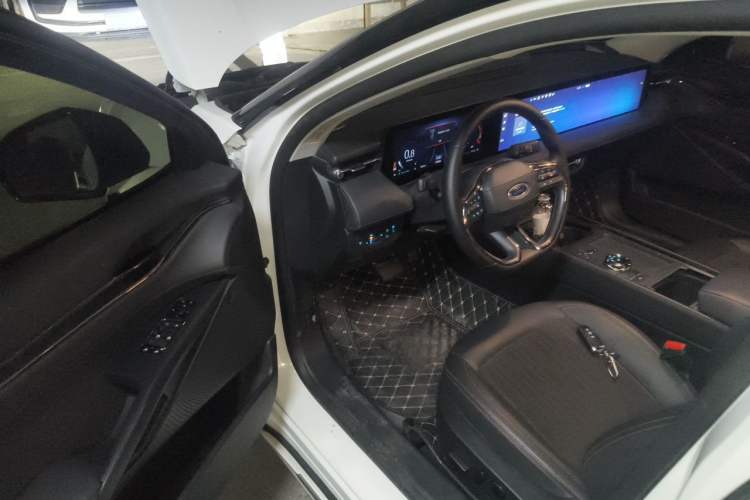 Used Ford Mondeo 2023 EcoBoost 245 Luxury Model Driver Seat