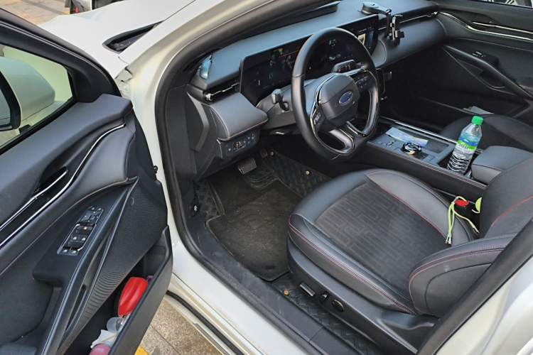 Used Ford Mondeo 2023 EcoBoost 180 Comfort Model Driver Seat