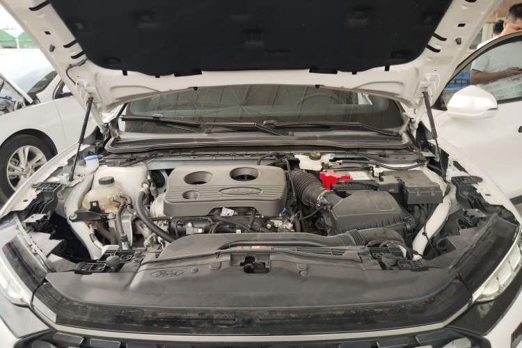 Used Ford Mondeo 2023 EcoBoost 180 Comfort Model Engine Bay