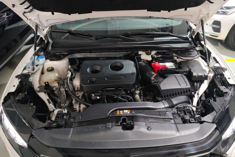 Used Ford Mondeo 2023 EcoBoost 180 Comfort Model Engine Bay