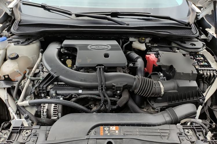 Used Ford Mondeo 2023 EcoBoost 245 Luxury Model Engine Bay