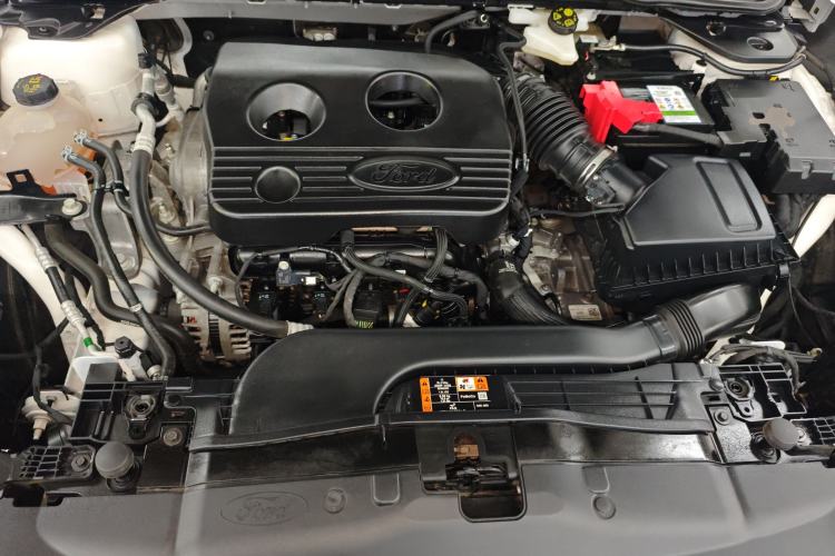 Used Ford Mondeo 2023 EcoBoost 180 Luxury Model Engine Bay