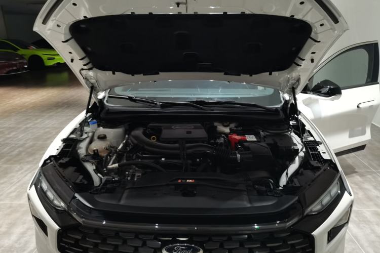 Used Ford Mondeo 2023 EcoBoost 245 Ultimate Model Engine Bay