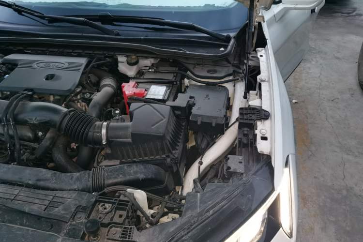 Used Ford Mondeo 2023 EcoBoost 245 Luxury Model Engine Bay Left