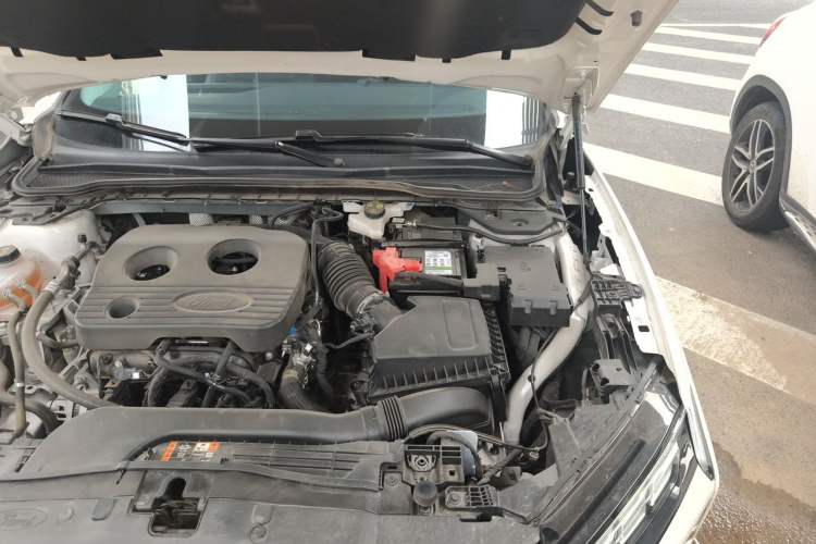 Used Ford Mondeo 2023 EcoBoost 180 Luxury Model Engine Bay Left
