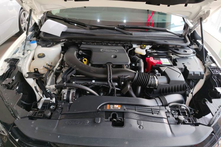 Used Ford Mondeo 2023 EcoBoost 245 Luxury Model Engine Bay