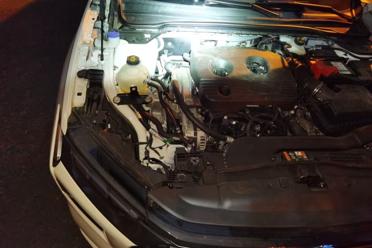 Used Ford Mondeo 2023 EcoBoost 180 Luxury Model Engine Bay Right