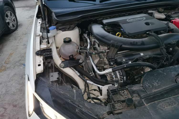 Used Ford Mondeo 2023 EcoBoost 245 Luxury Model Engine Bay Right