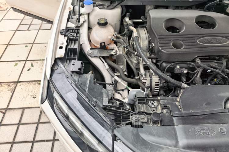 Used Ford Mondeo 2023 EcoBoost 180 Ultimate Model Engine Bay Right