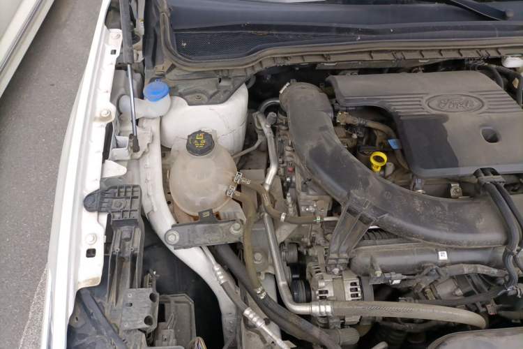 Used Ford Mondeo 2023 EcoBoost 245 Luxury Model Engine Bay Right