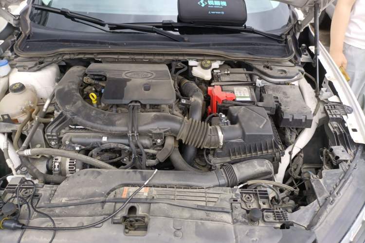 Used Ford Mondeo 2023 EcoBoost 245 Luxury Model Engine Bay