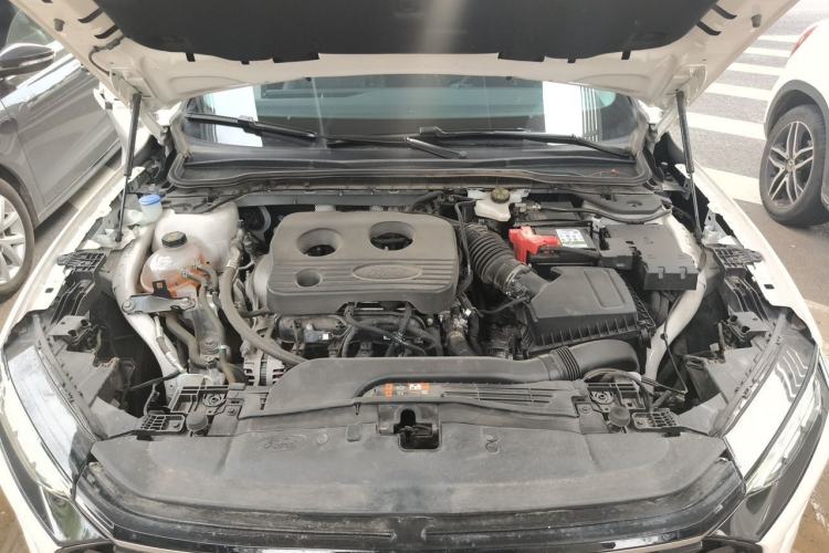 Used Ford Mondeo 2023 EcoBoost 180 Luxury Model Engine Bay