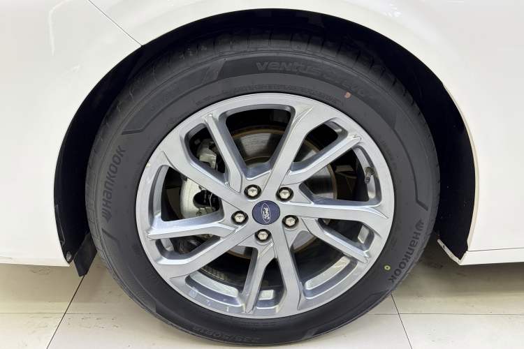 Used Ford Mondeo 2023 EcoBoost 180 Luxury Model Exterior 4