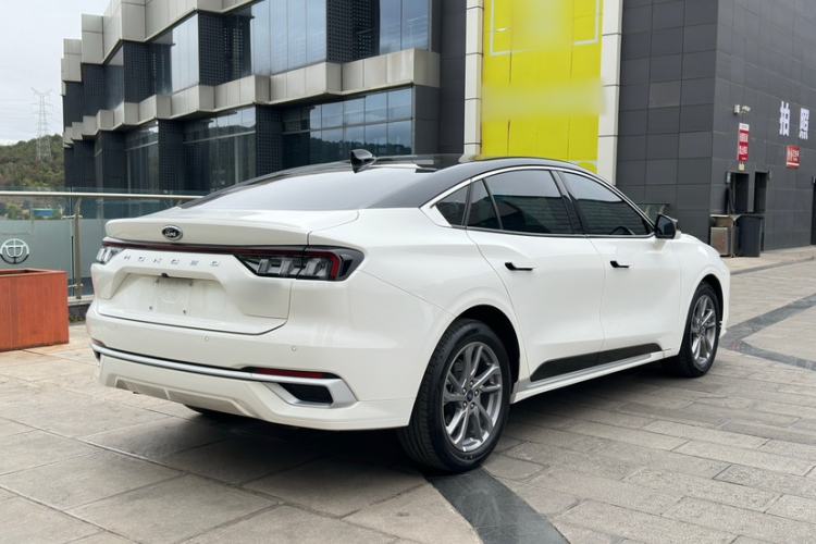 Used Ford Mondeo 2023 EcoBoost 245 Luxury Model Exterior 5