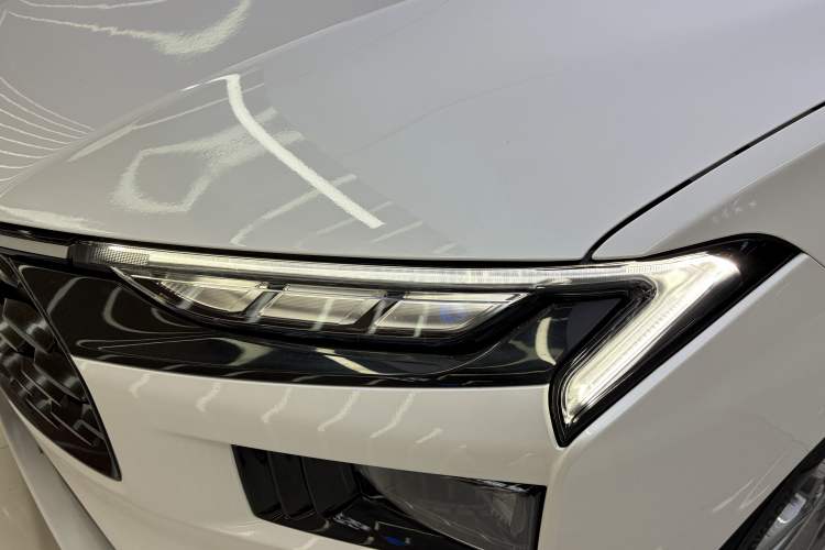 Used Ford Mondeo 2023 EcoBoost 180 Luxury Model Exterior 5
