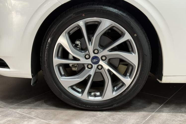 Used Ford Mondeo 2023 EcoBoost 245 Ultimate Model Exterior 6