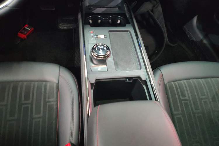 Used Ford Mondeo 2023 EcoBoost 180 Comfort Model Gear Lever