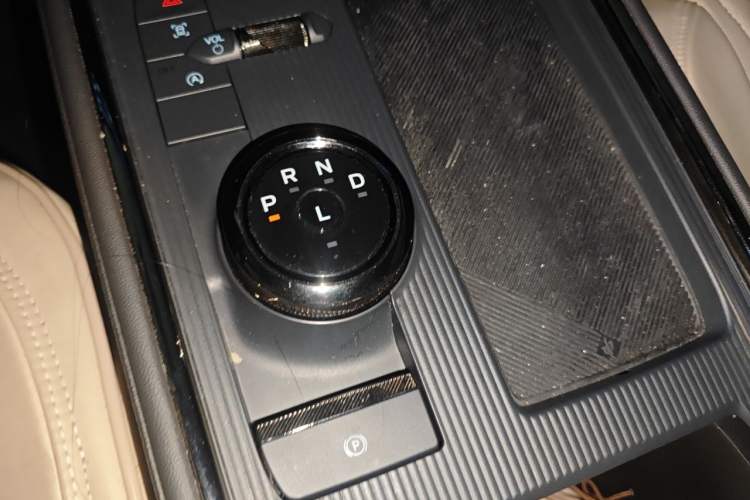 Used Ford Mondeo 2023 EcoBoost 180 Luxury Model Gear Lever