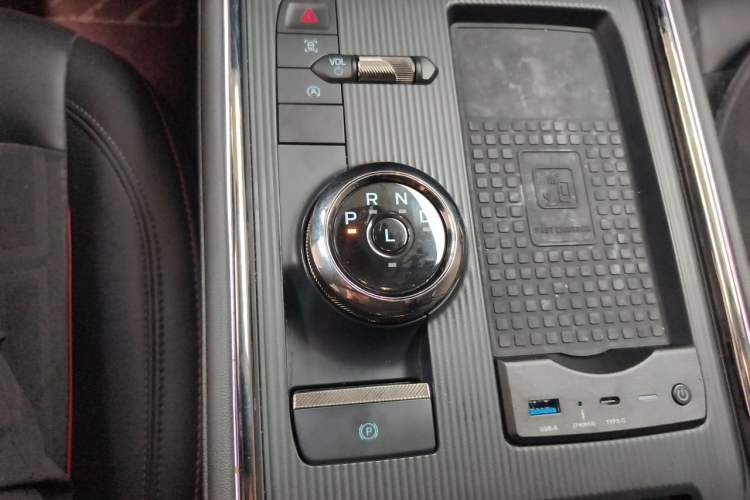 Used Ford Mondeo 2023 EcoBoost 180 Luxury Model Gear Lever