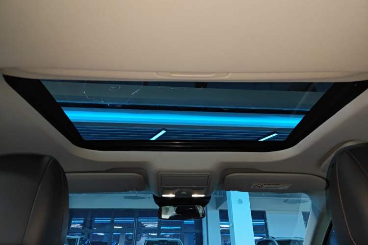 Used Ford Mondeo 2023 EcoBoost 245 Luxury Model Headliner