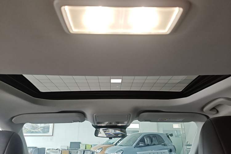 Used Ford Mondeo 2023 EcoBoost 180 Luxury Model Headliner
