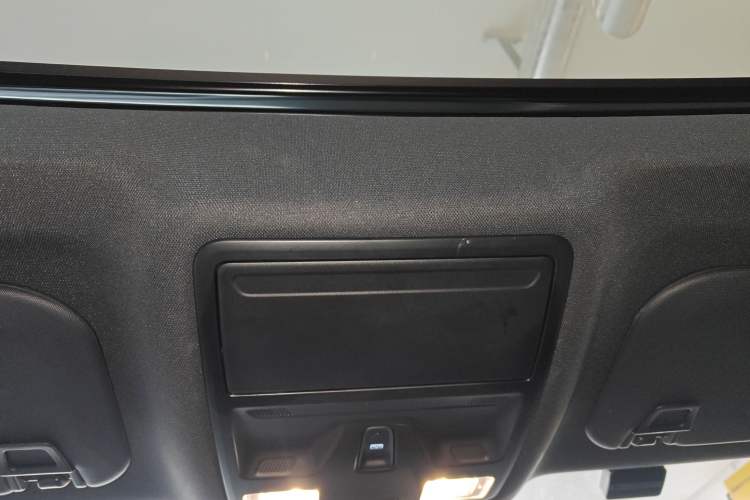 Used Ford Mondeo 2023 EcoBoost 180 Comfort Model Headliner