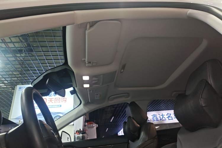 Used Ford Mondeo 2023 EcoBoost 180 Luxury Model Headliner