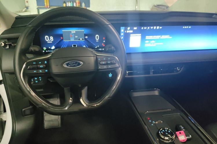 Used Ford Mondeo 2023 EcoBoost 180 Luxury Model Interior 1