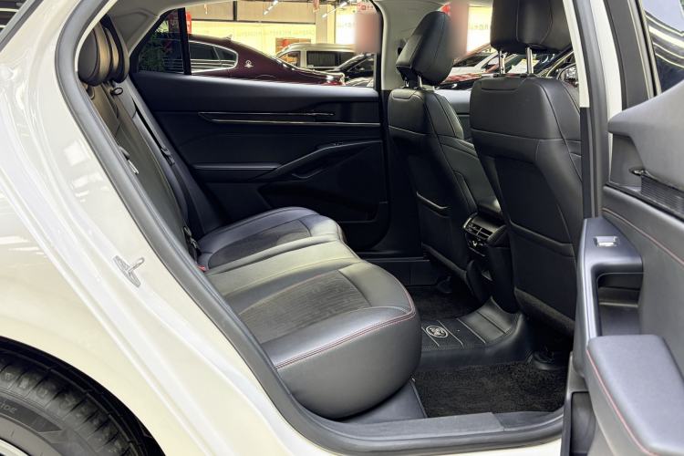 Used Ford Mondeo 2023 EcoBoost 180 Luxury Model Interior 11