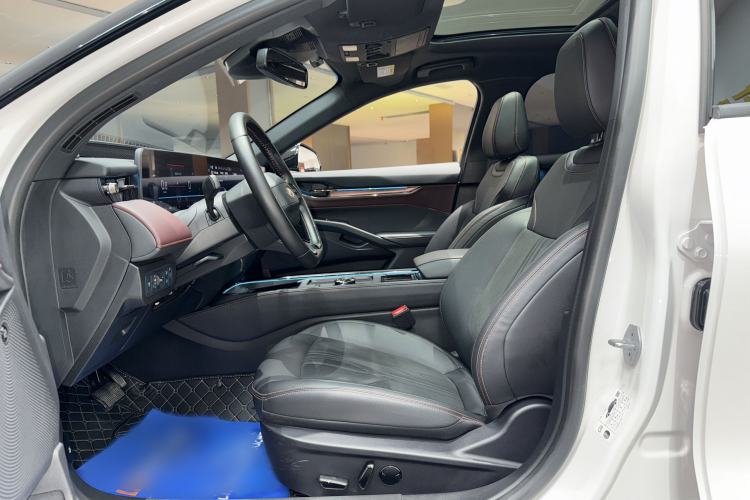Used Ford Mondeo 2023 EcoBoost 245 Ultimate Model Interior 3