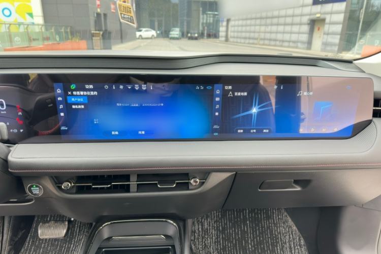 Used Ford Mondeo 2023 EcoBoost 245 Luxury Model Interior 4